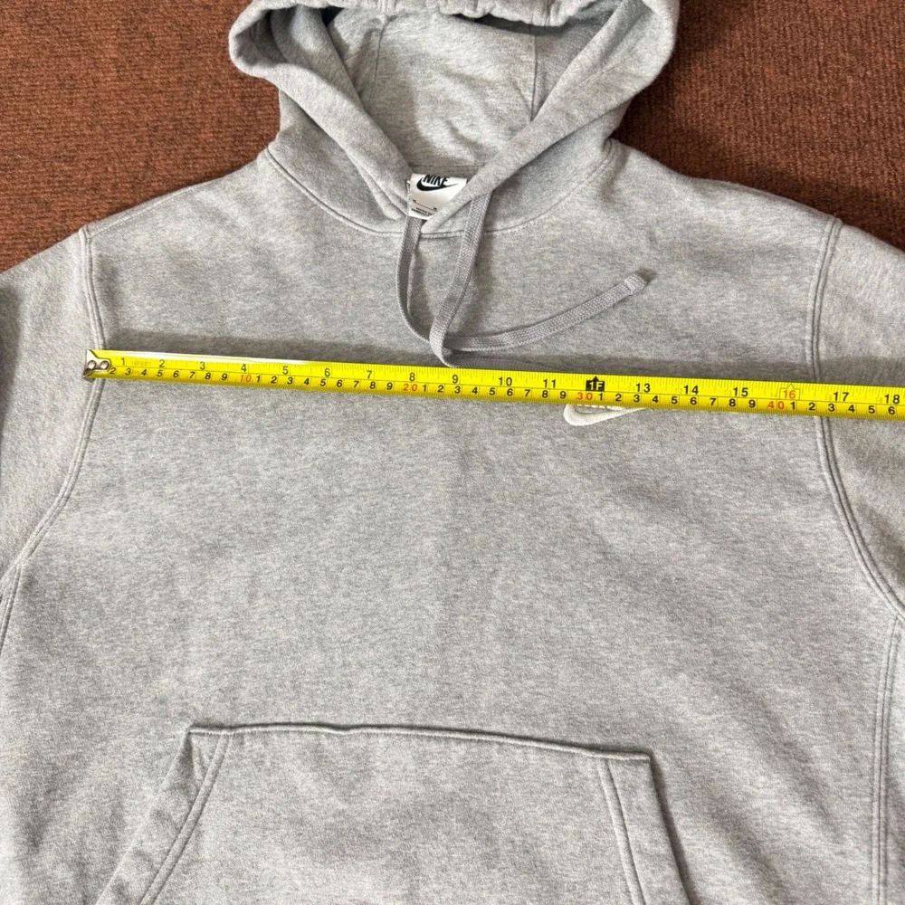 Nike Mens Sportswear Club Fleece Hoodie Heather Grey Embroidered Logo Medium gym